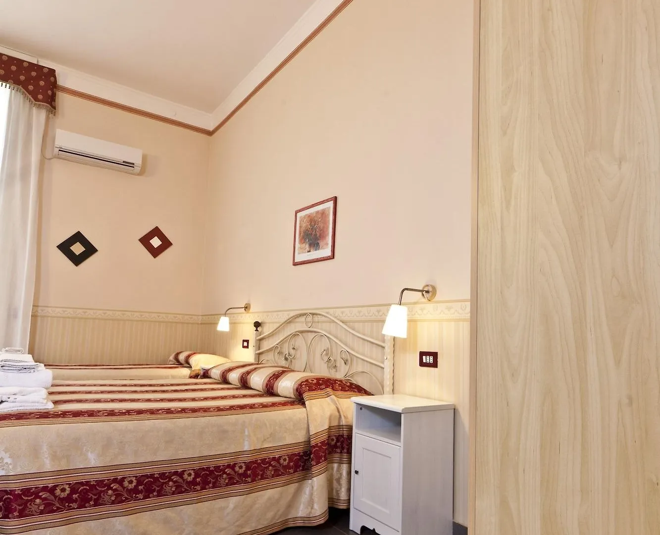 B&B MediNapoli 2*, Napoli İtalya