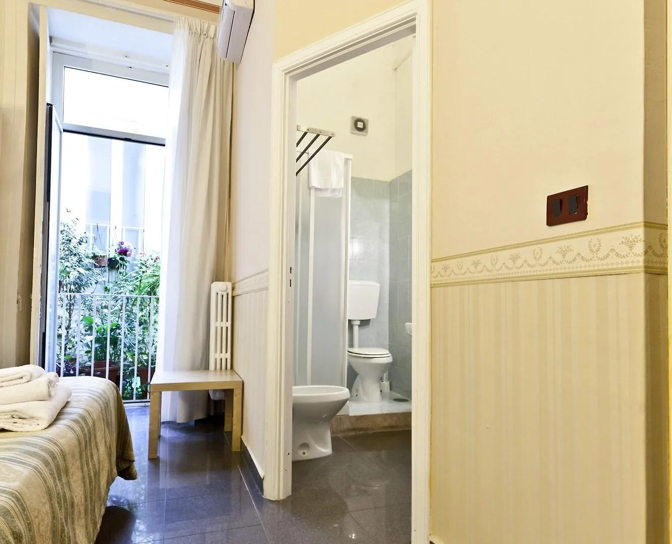 ** Bed & Breakfast B&B MediNapoli Italien