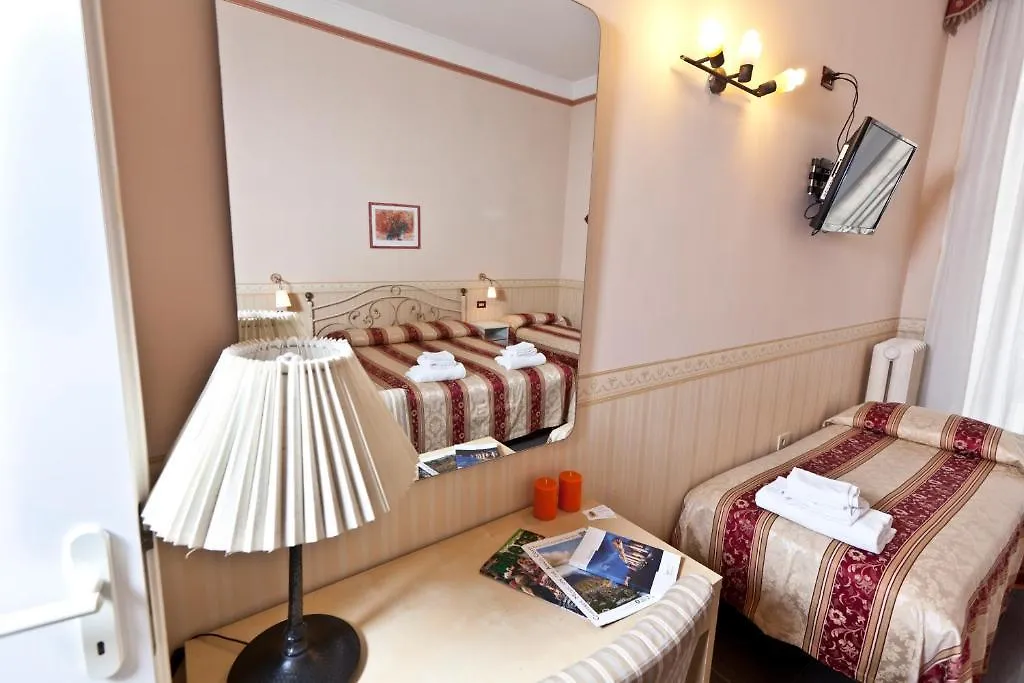 B&B MediNapoli 2*, Napoli İtalya