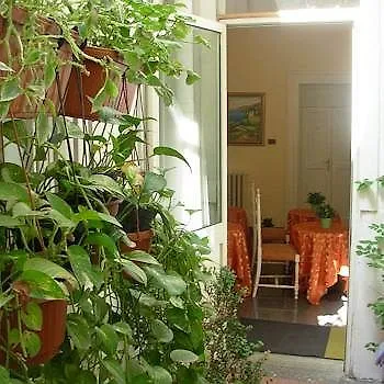 B&B MediNapoli Oda ve Kahvaltı Napoli